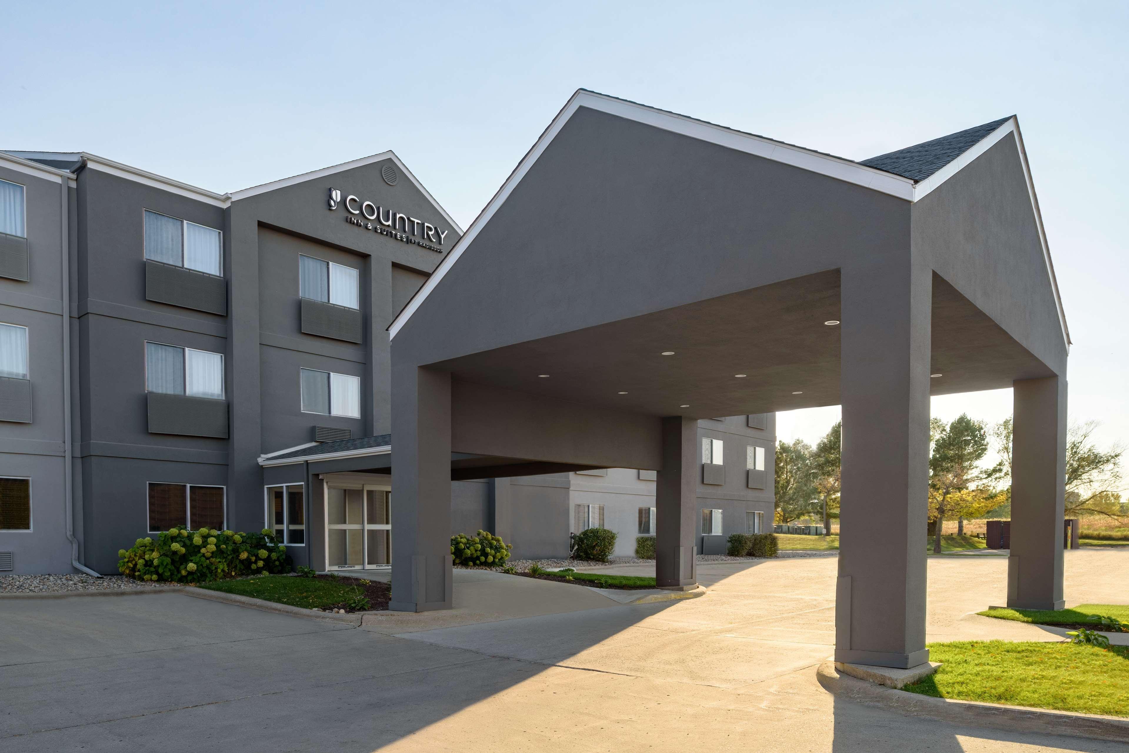 Country Inn & Suites By Radisson, Brookings Exterior photo